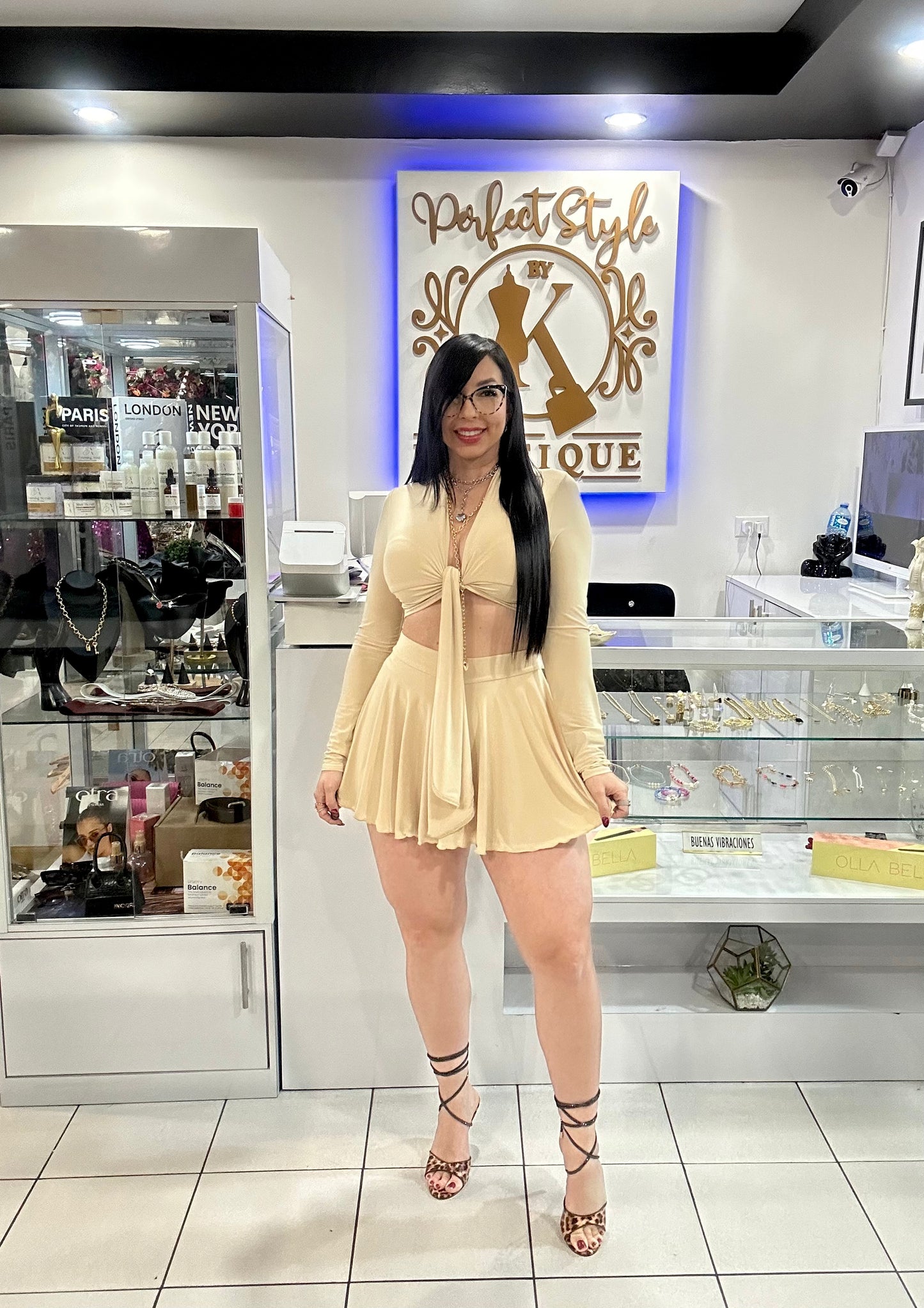 Beige Skort Set (incluye pantalòn)