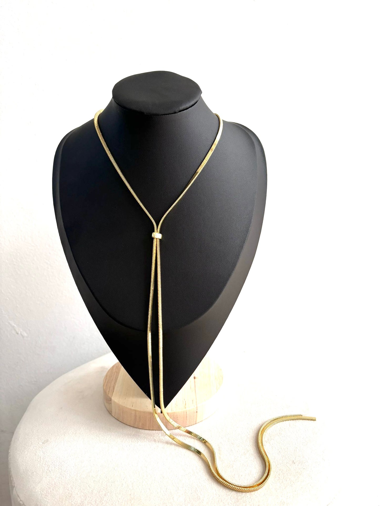 Versatile neckless