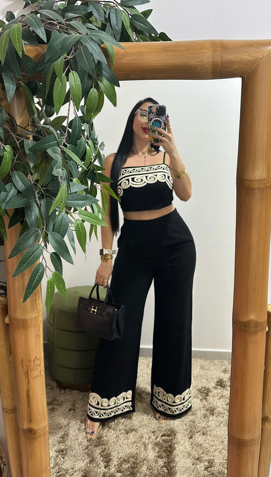 Delicate Black set