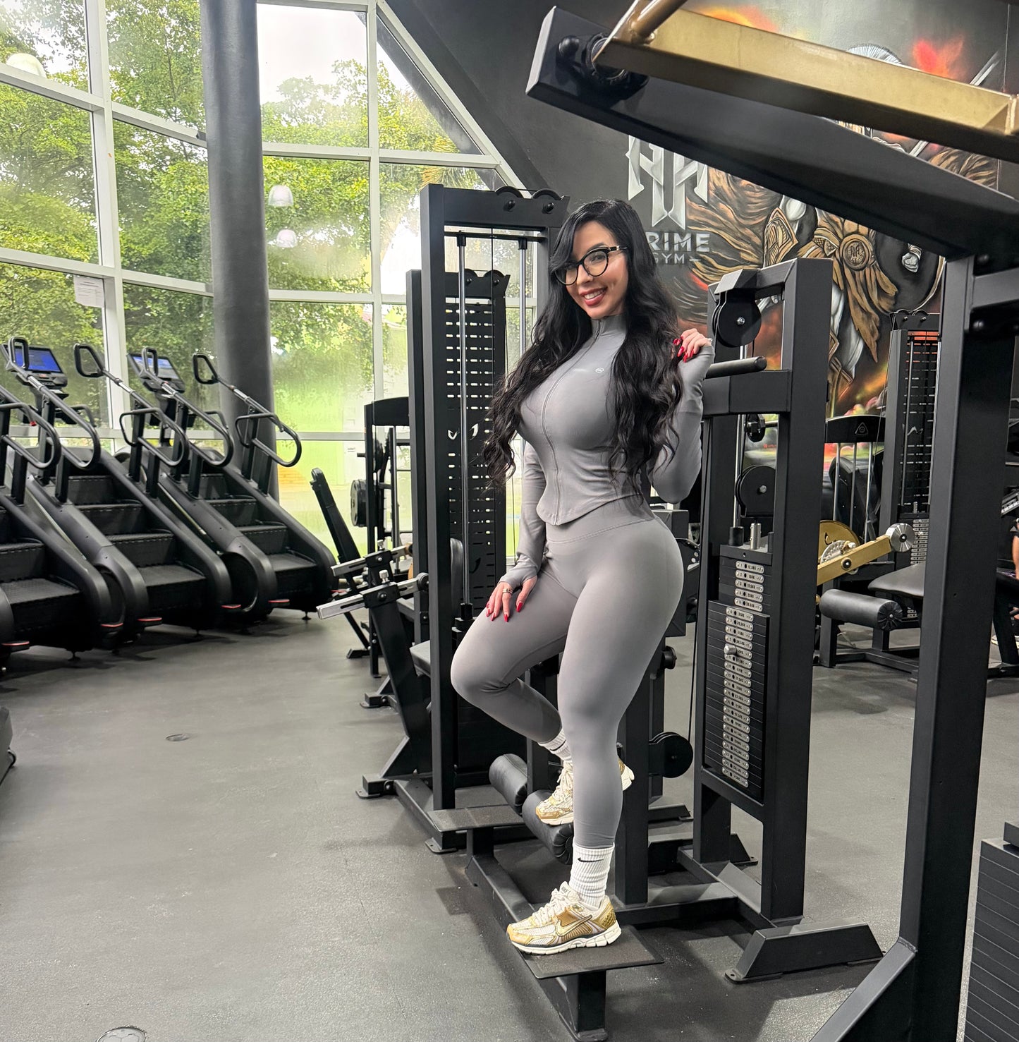 Aura Activewear Gray set