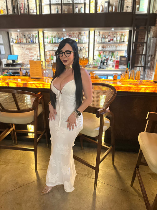 Delicate white Dress